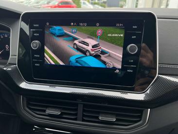 Volkswagen T-CROSS R-Line — photo 14