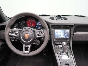 Porsche 991 GTS — photo 21