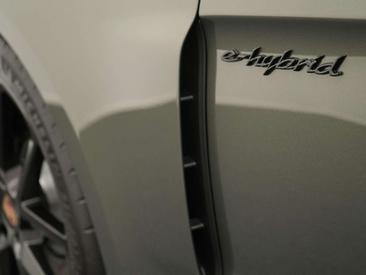 Porsche Panamera II E-Hybrid — photo 13