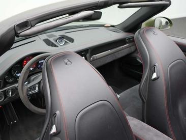 Porsche 991 GTS — photo 36