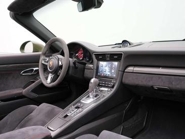 Porsche 991 GTS — photo 39