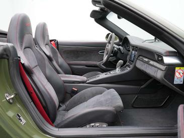 Porsche 991 GTS — photo 40