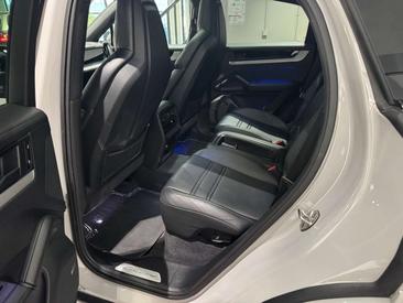 Porsche Cayenne III Turbo — photo 8