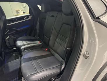Porsche Cayenne III Turbo — photo 9