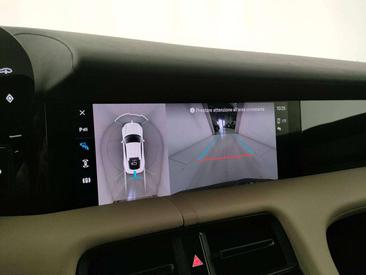 Porsche Taycan 4S — photo 18