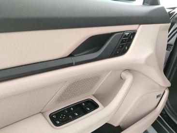 Porsche Taycan 4S — photo 24