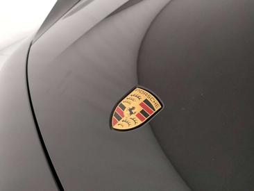 Porsche Taycan 4S — photo 41