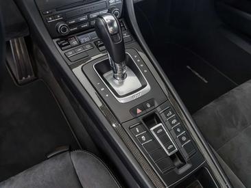 Porsche 991 I GTS — photo 11