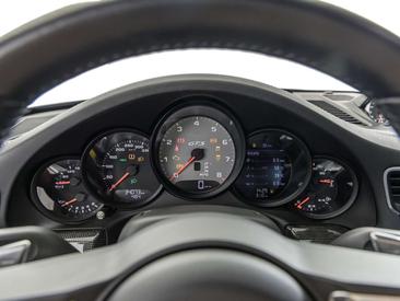 Porsche 991 I GTS — photo 12