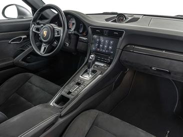 Porsche 991 I GTS — photo 18