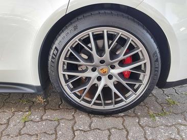 Porsche Panamera II GTS — photo 8
