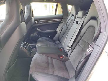 Porsche Panamera II GTS — photo 18