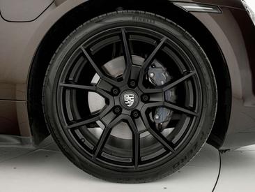 Porsche Taycan Performance Package — photo 9