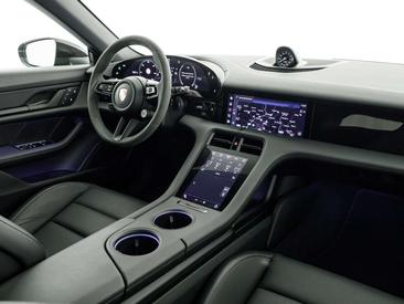 Porsche Taycan Performance Package — photo 10