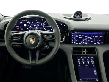 Porsche Taycan Performance Package — photo 11