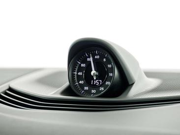 Porsche Taycan Performance Package — photo 18
