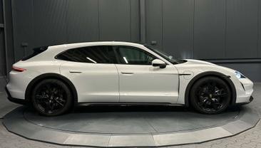 Porsche Taycan — photo 5