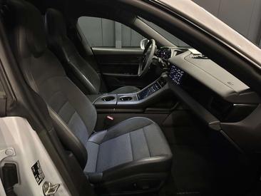Porsche Taycan — photo 9