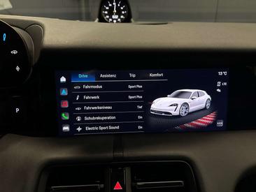 Porsche Taycan — photo 22