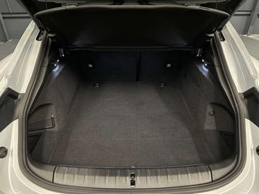 Porsche Taycan — photo 27