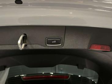 Porsche Taycan — photo 28
