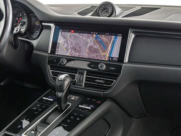 Porsche Macan Electrique T — photo 18