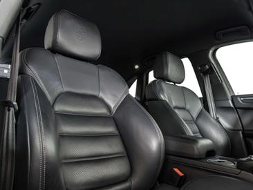 Porsche Macan Electrique T — photo 19