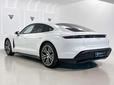 Porsche Taycan — photo 6