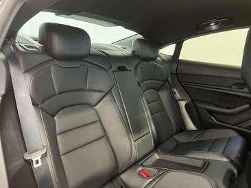 Porsche Taycan — photo 11
