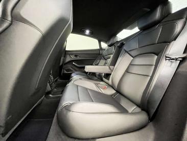 Porsche Taycan — photo 13