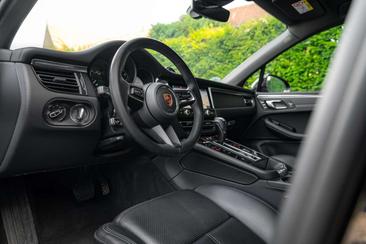Porsche Macan Electrique Base — photo 4