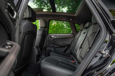 Porsche Macan Electrique Base — photo 8