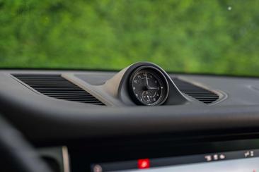 Porsche Macan Electrique Base — photo 13