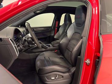 Porsche Cayenne III GTS — photo 30