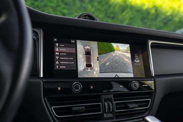 Porsche Macan Electrique Base — photo 14