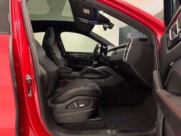 Porsche Cayenne III GTS — photo 31