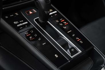 Porsche Macan Electrique Base — photo 16