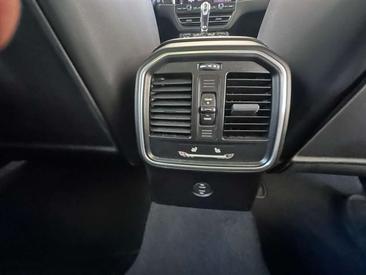 Porsche Macan Electrique Turbo — photo 21