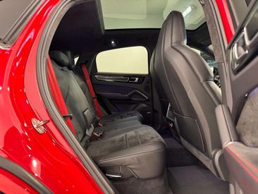 Porsche Cayenne III GTS — photo 34