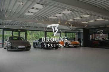 Porsche Macan Electrique Base — photo 29