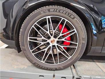 Porsche Cayenne III S — photo 9