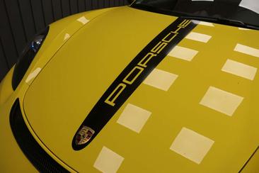 Porsche 718 Cayman GT4 — photo 8