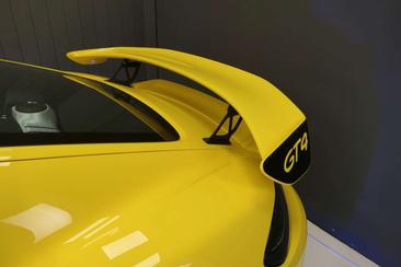 Porsche 718 Cayman GT4 — photo 13