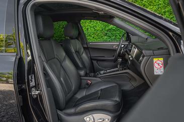 Porsche Macan Electrique Base — photo 9