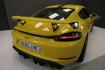 Porsche 718 Cayman GT4 — photo 25