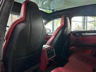 Porsche Cayenne III Platinum Edition — photo 44
