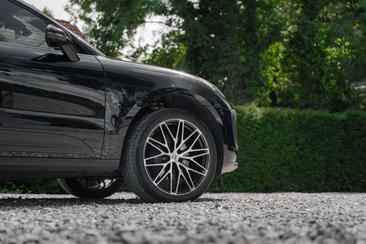 Porsche Macan Electrique Base — photo 22