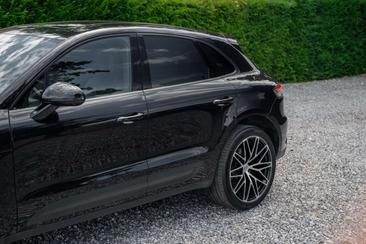 Porsche Macan Electrique Base — photo 26