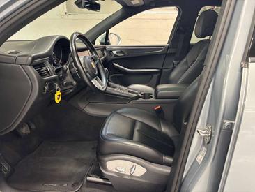 Porsche Macan Electrique Base — photo 8