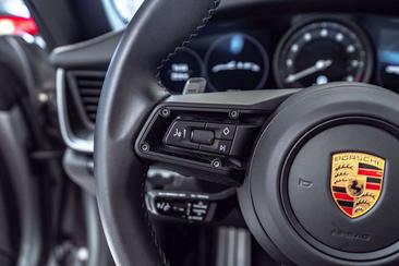 Porsche 992 I Carrera 4S — photo 34